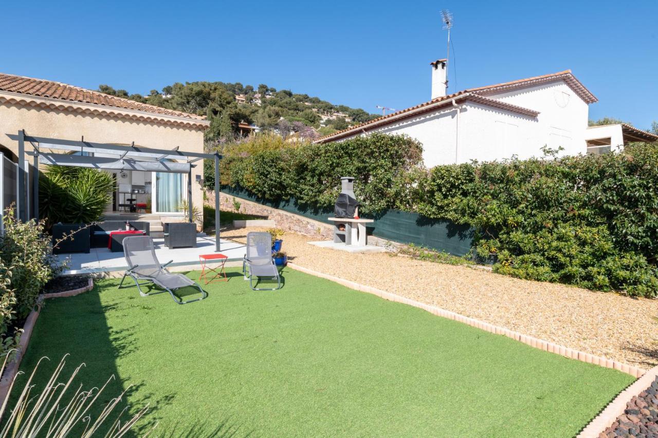 Face A La Mer Superbe Villa Terrasse Barbecue Le Pradet Carqueiranne Exterior photo